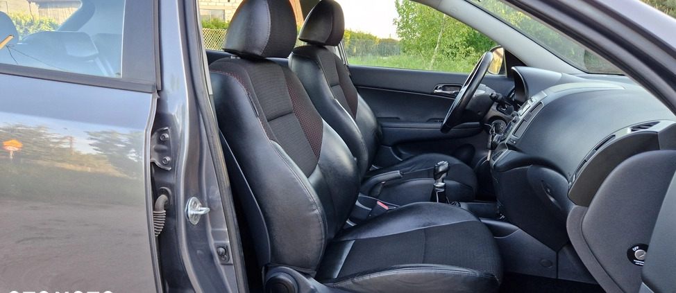 Hyundai I30 cena 20900 przebieg: 181000, rok produkcji 2011 z Bytów małe 781